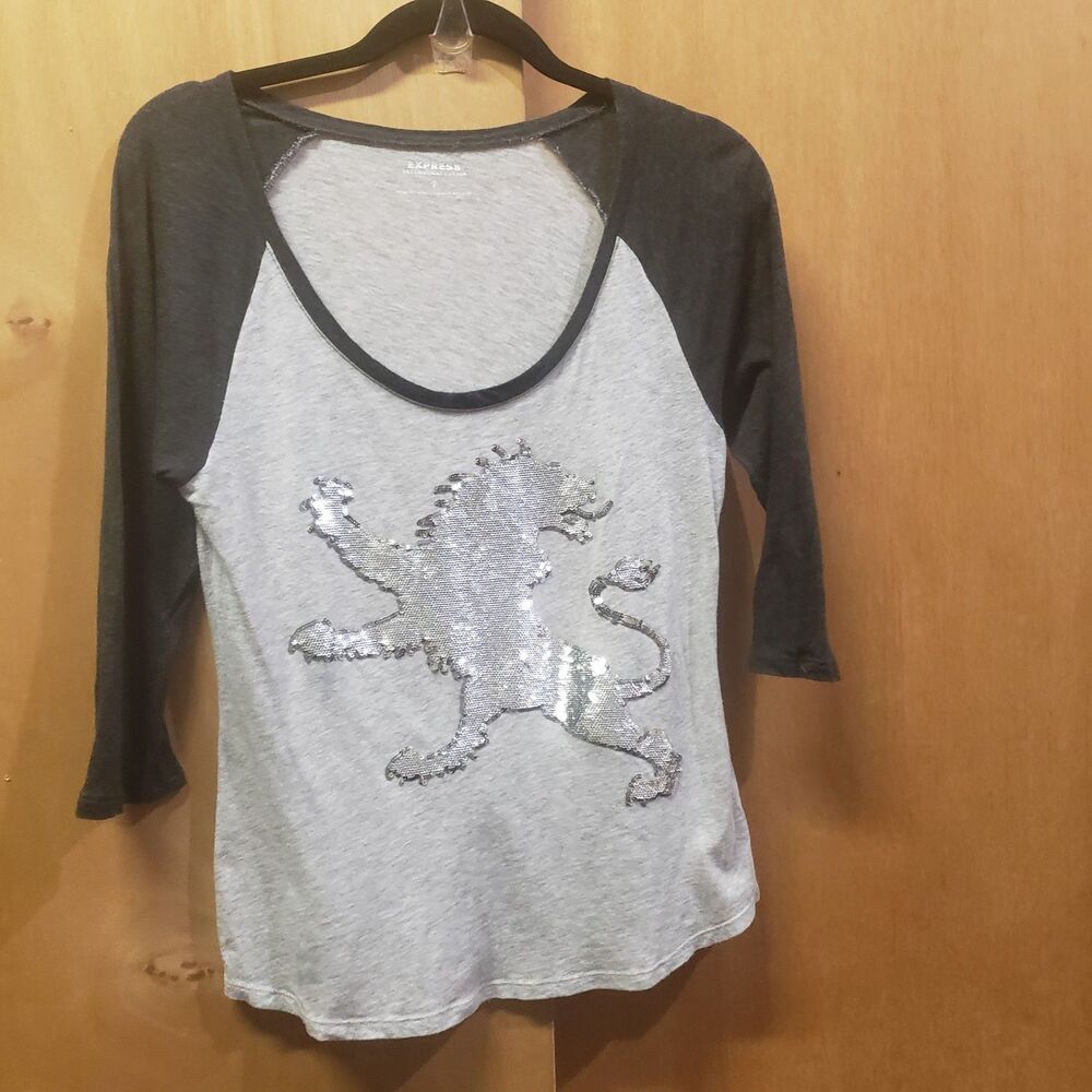 Express Dream weight cotton raglan top dark grey sleeves silver sequin lion